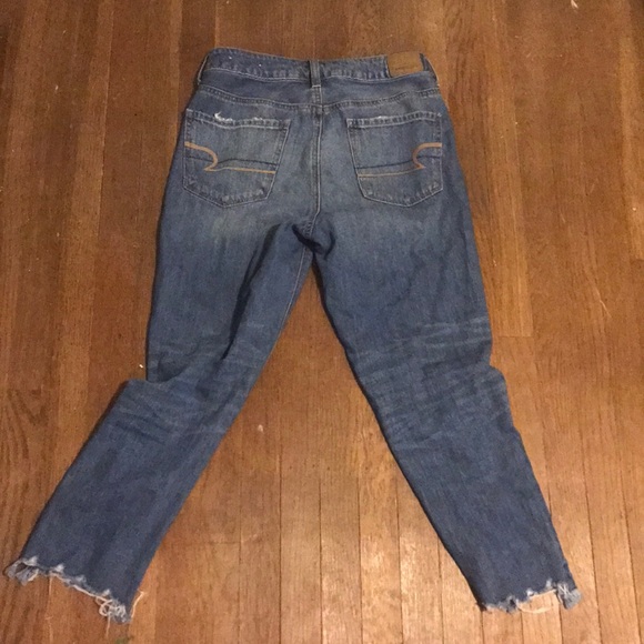 American Eagle Distressed Mom Jeans - Picture 7 of 8
